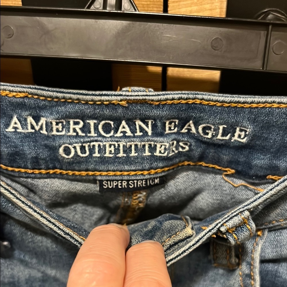 American Eagle Outfitters Ripped Light Blue Cropped Jeans - Picture 2 of 8